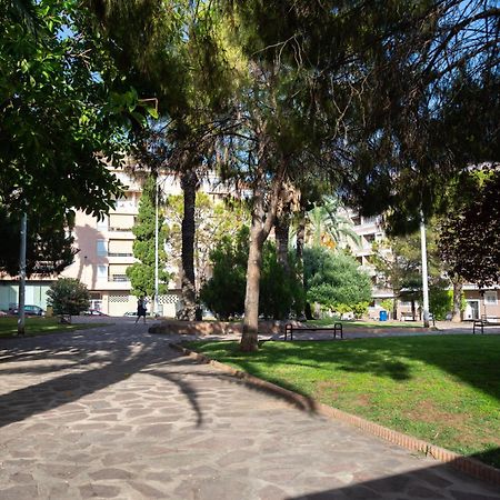 Holiday Studio Jardin Playa Torrevieja Bagian luar foto
