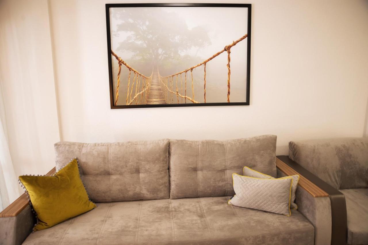 Holiday Studio Jardin Playa Torrevieja Bagian luar foto