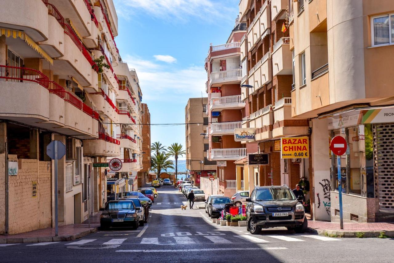 Holiday Studio Jardin Playa Torrevieja Bagian luar foto