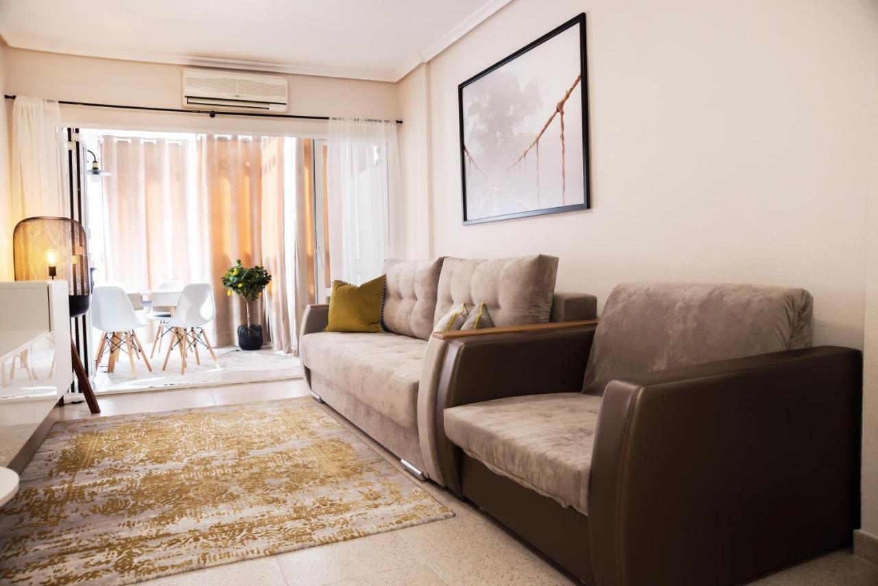 Holiday Studio Jardin Playa Torrevieja Bagian luar foto