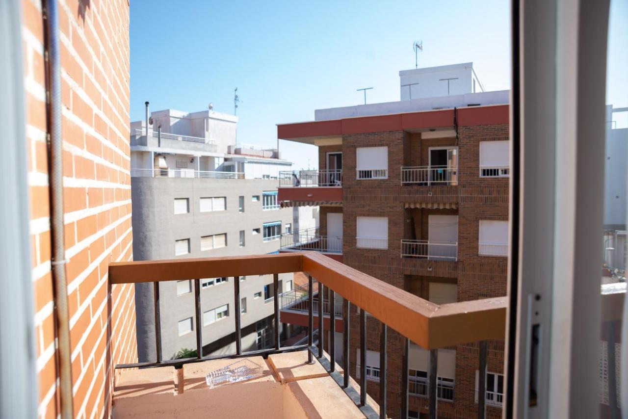 Holiday Studio Jardin Playa Torrevieja Bagian luar foto