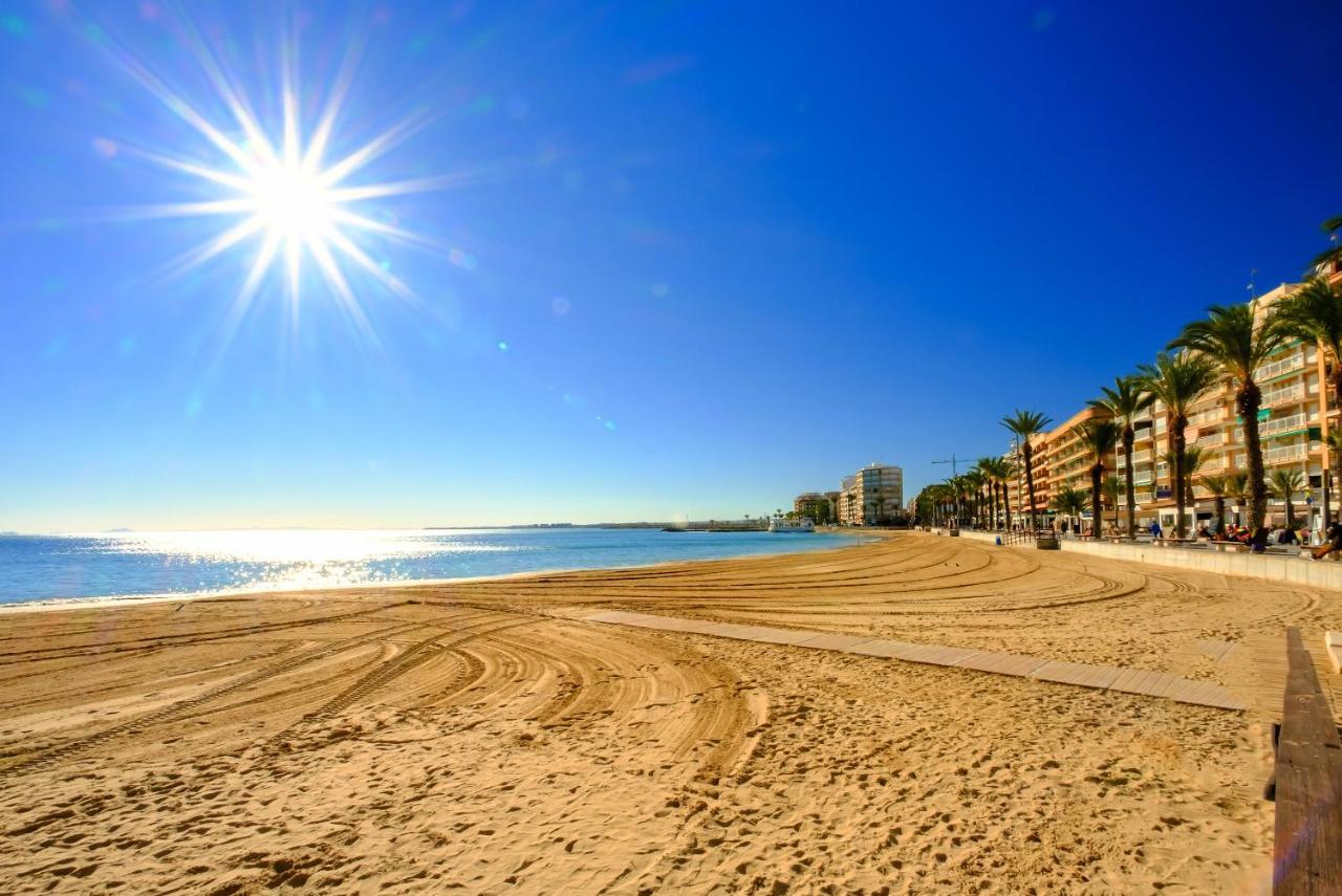 Holiday Studio Jardin Playa Torrevieja Bagian luar foto
