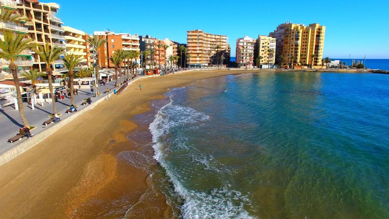 Holiday Studio Jardin Playa Torrevieja Bagian luar foto
