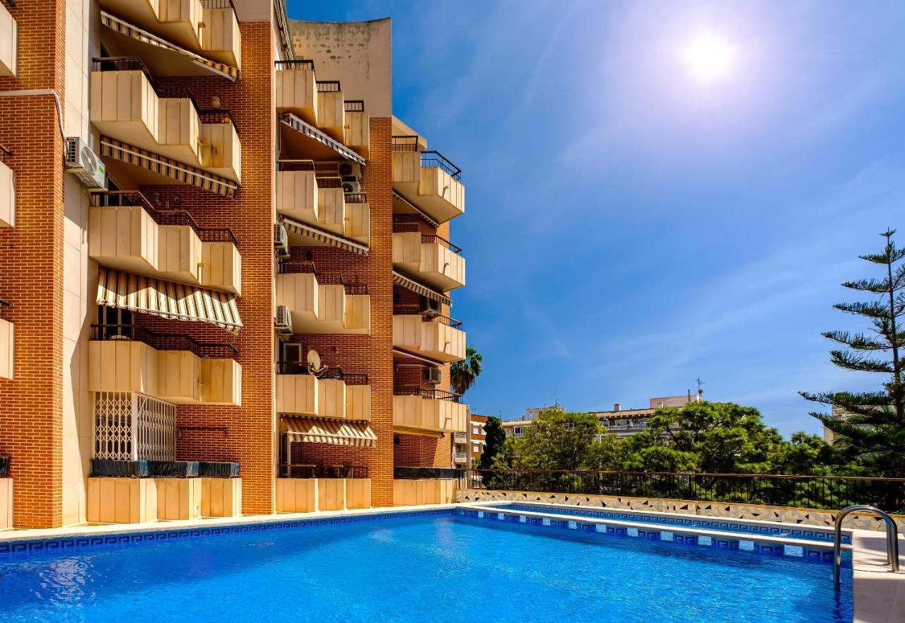 Holiday Studio Jardin Playa Torrevieja Bagian luar foto