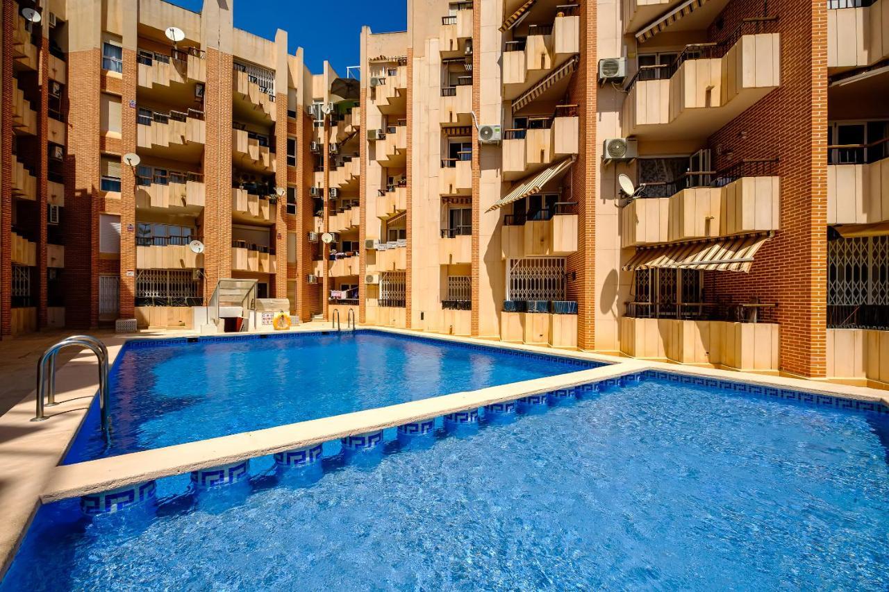 Holiday Studio Jardin Playa Torrevieja Bagian luar foto