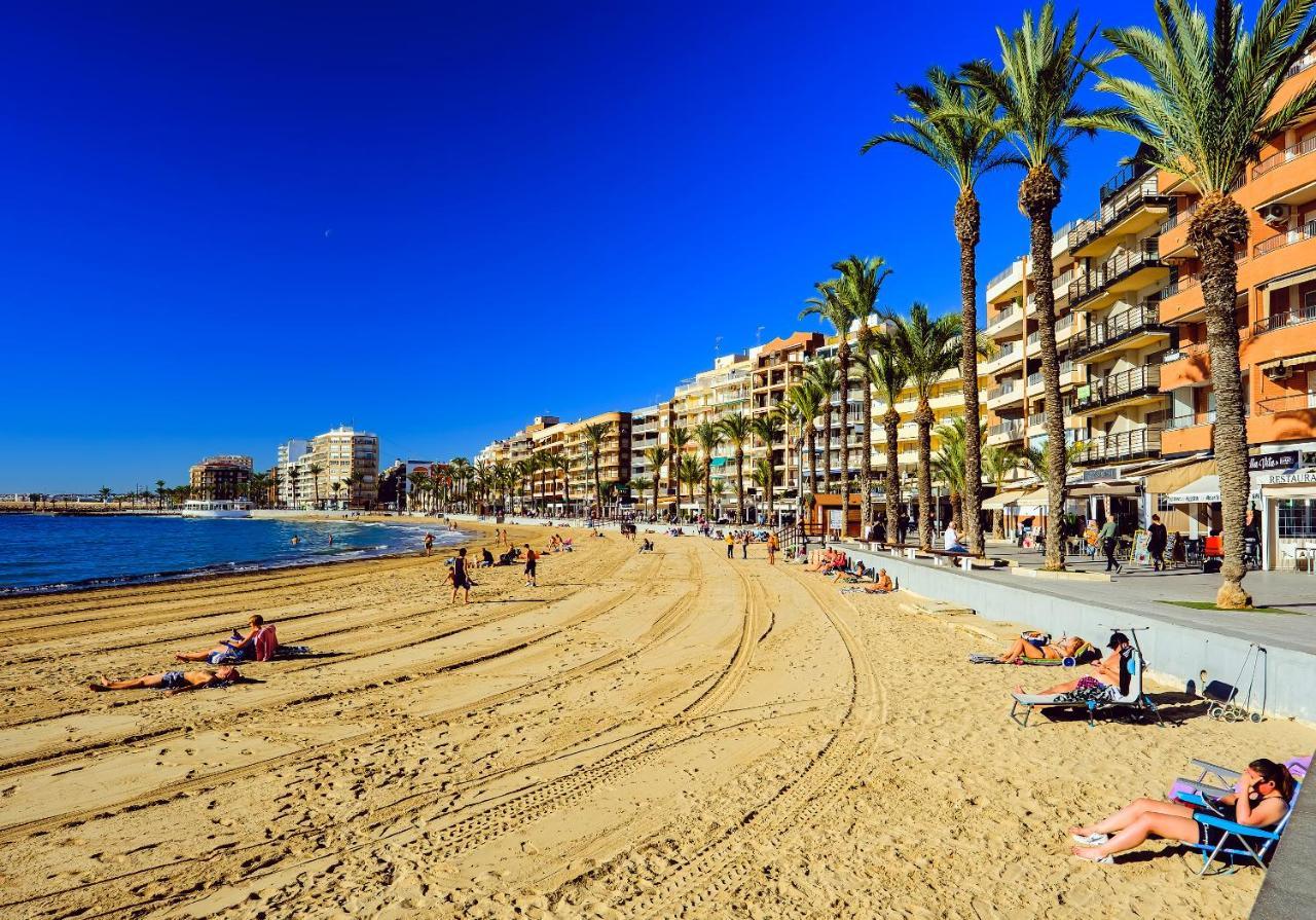 Holiday Studio Jardin Playa Torrevieja Bagian luar foto